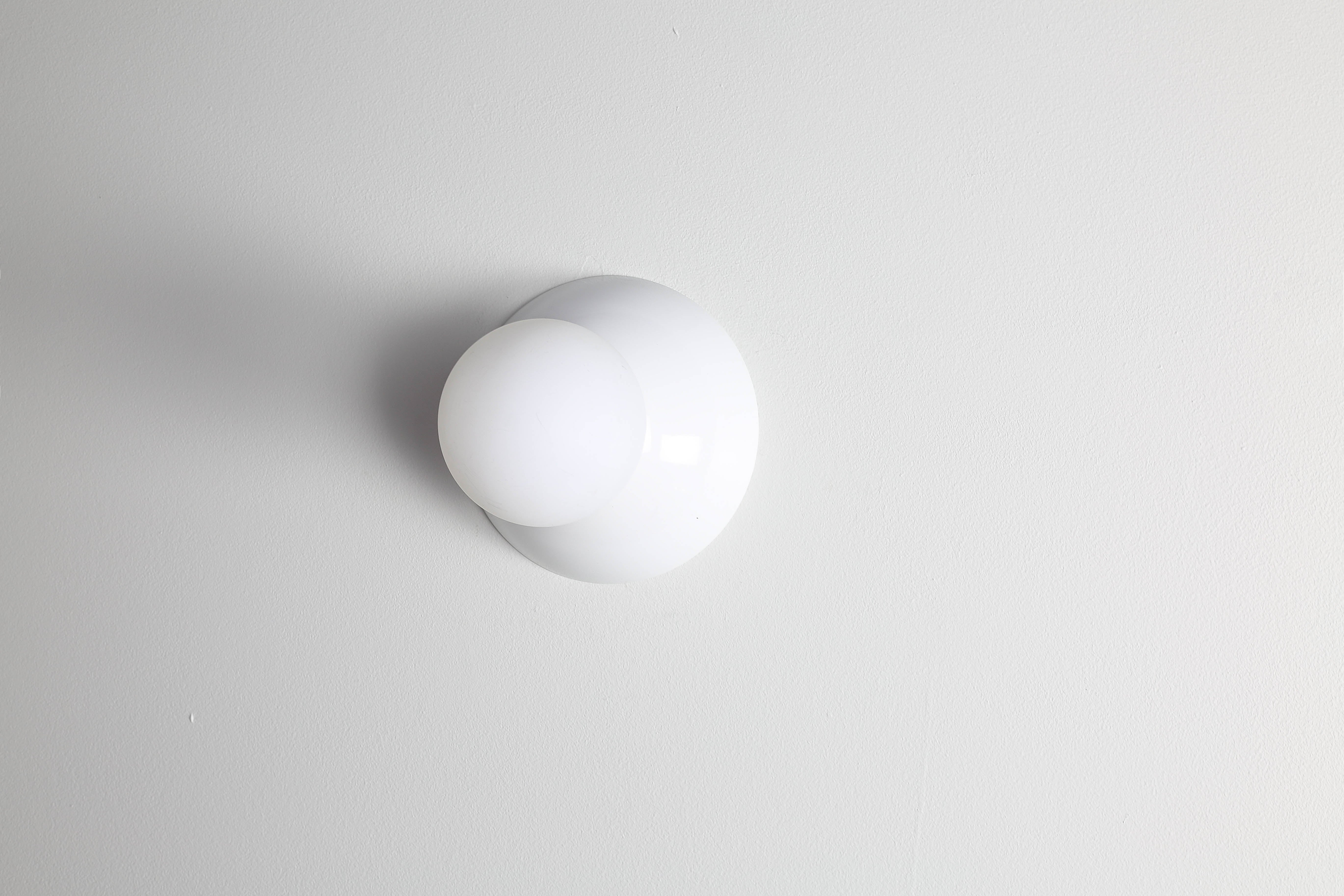 スリーアップ ST-T2139WH WHITE Amazon.com: iHome Travel Mirror with Light and Adjustable